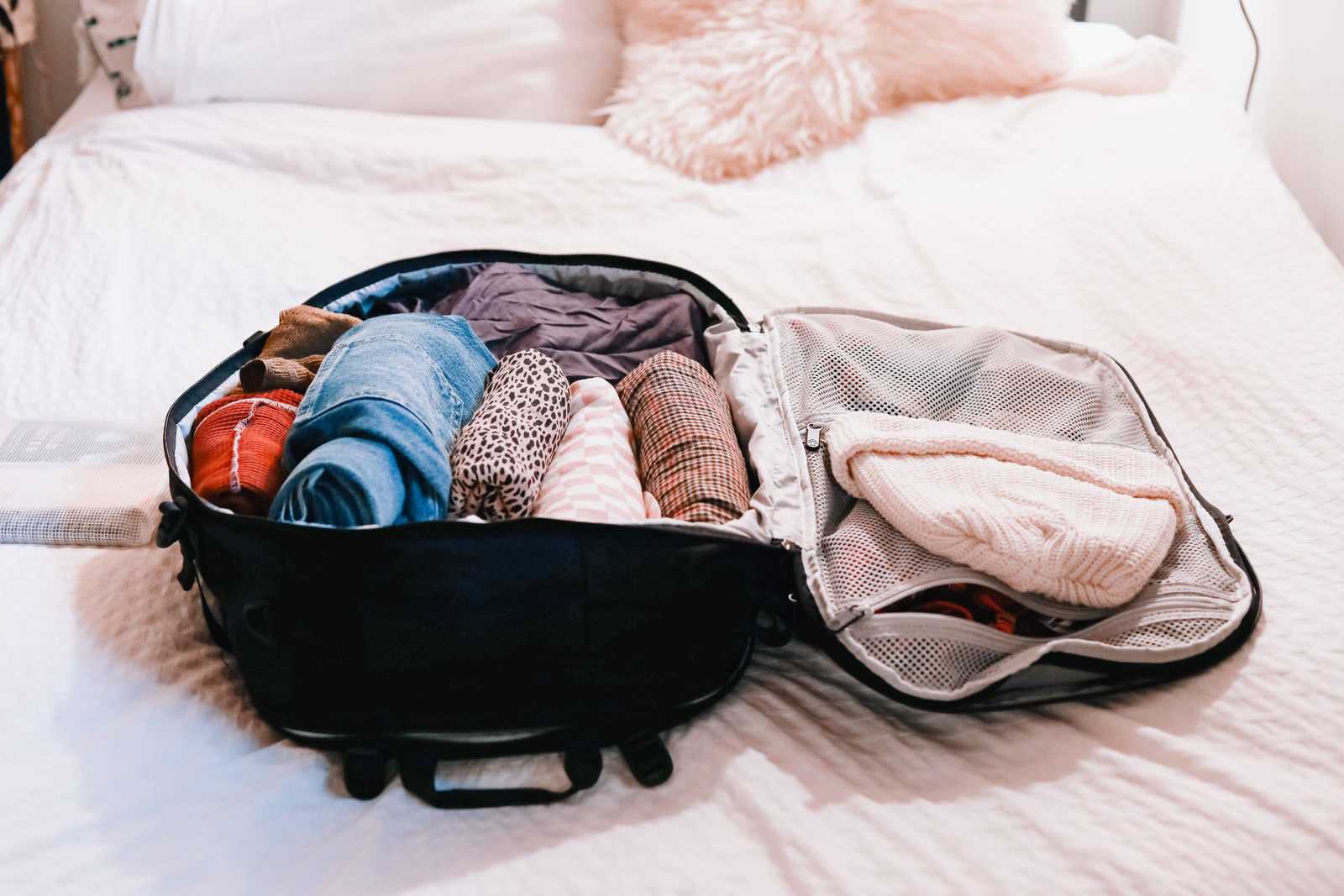 How to store trip documents, money and digital backups to prevent loss or theft